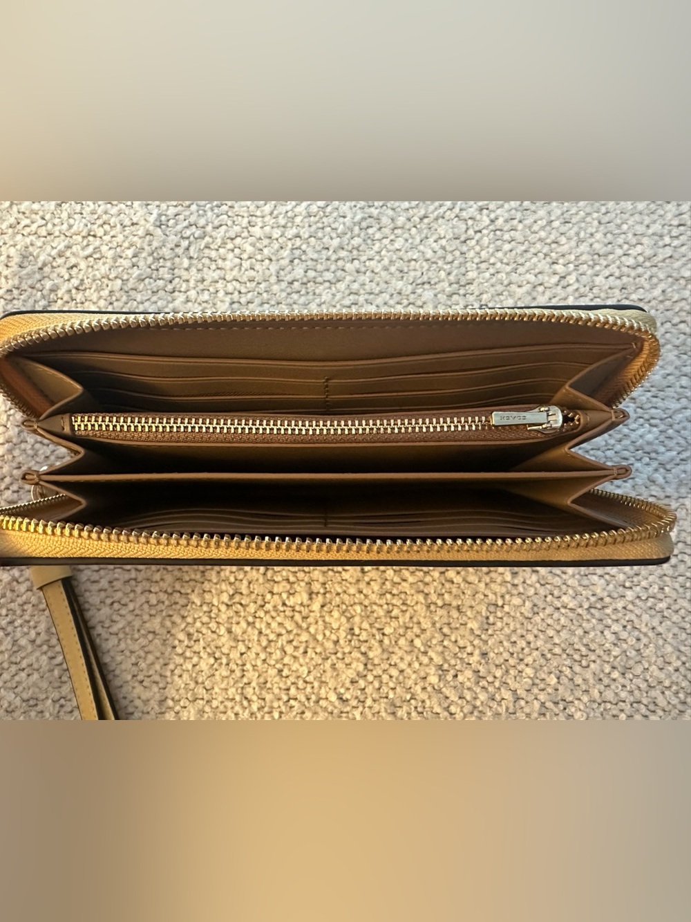 Coach Women’s Wallet - Picture 3 of 5